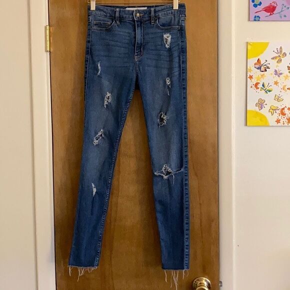 Hollister High Rise Super Skinny Distressed Denim - Picture 1 of 7
